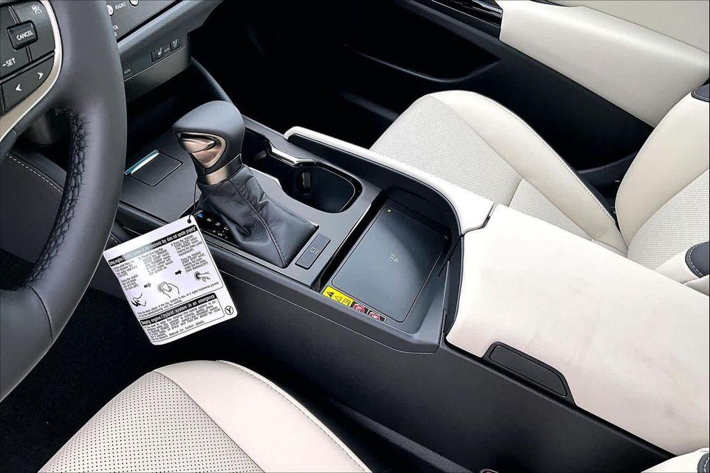 new 2025 Lexus ES 350 car, priced at $47,865
