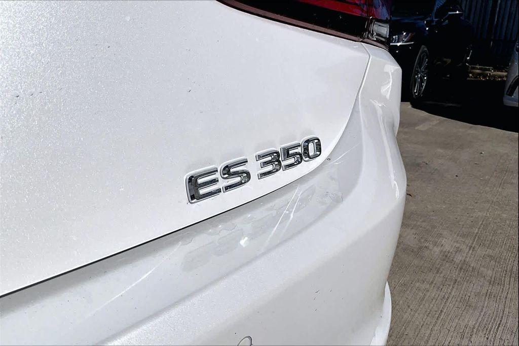 new 2025 Lexus ES 350 car, priced at $49,625