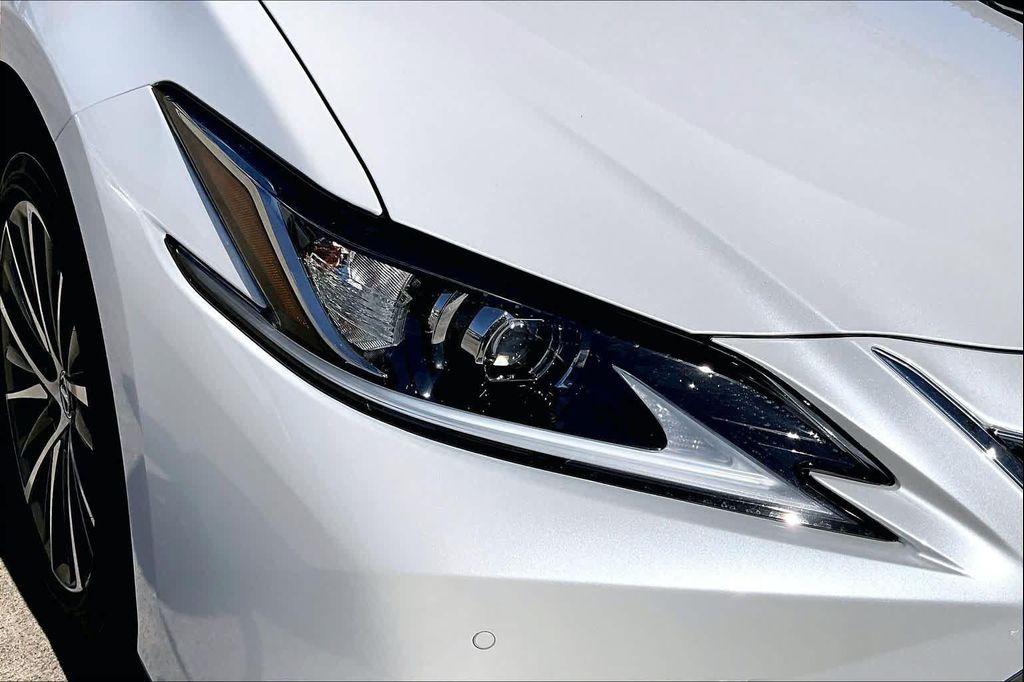 new 2025 Lexus ES 350 car, priced at $49,625