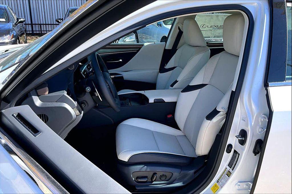 new 2025 Lexus ES 350 car, priced at $49,625