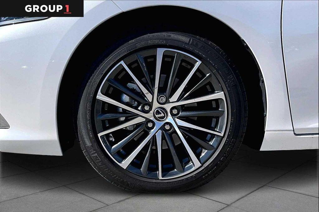 used 2025 Lexus ES 350 car, priced at $44,495