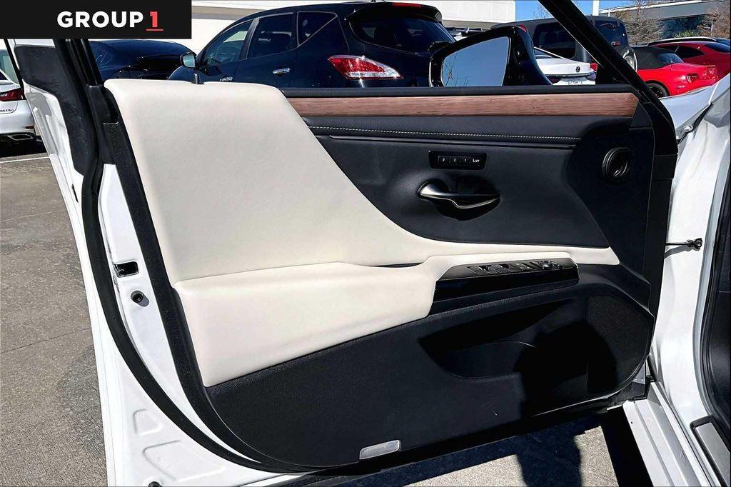 used 2025 Lexus ES 350 car, priced at $44,495