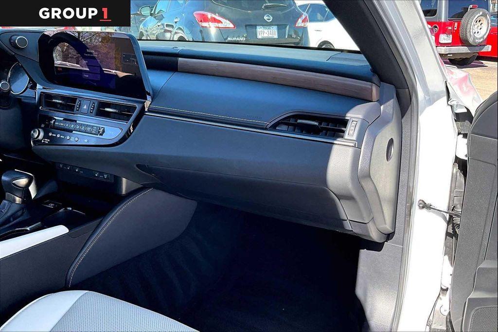 used 2025 Lexus ES 350 car, priced at $44,495