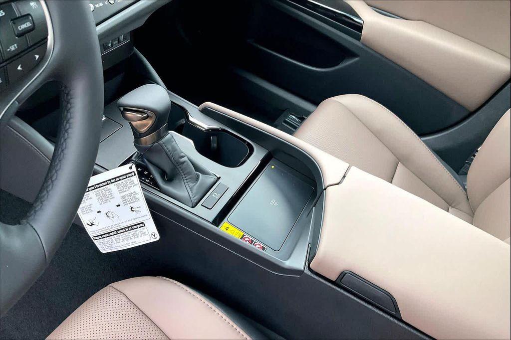 new 2025 Lexus ES 350 car, priced at $47,764