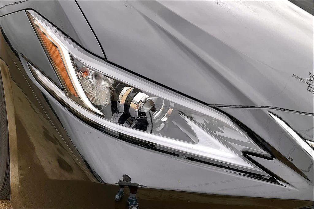 new 2025 Lexus ES 350 car, priced at $47,764