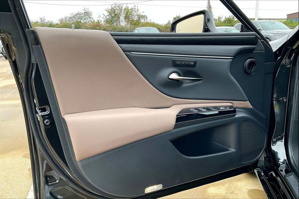 new 2025 Lexus ES 350 car, priced at $47,764