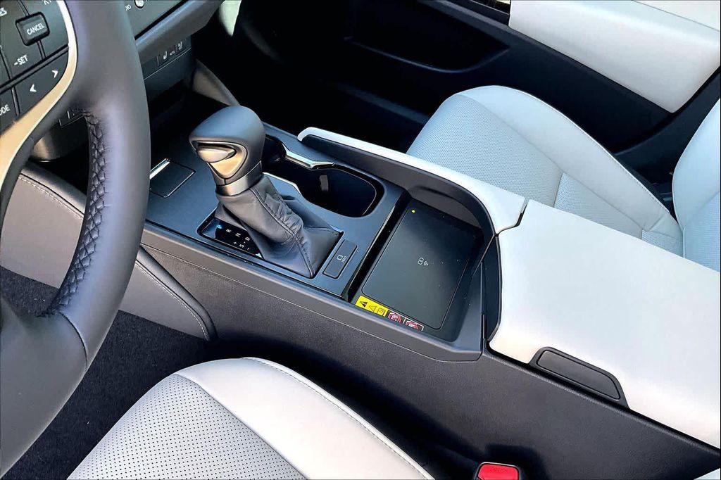 new 2025 Lexus ES 350 car, priced at $47,865