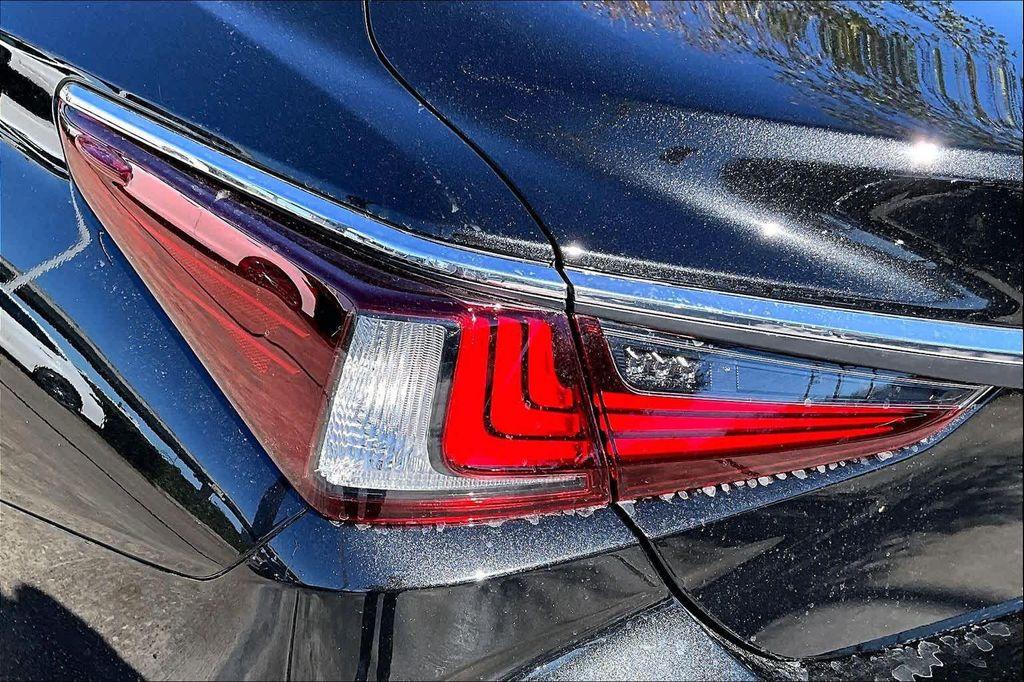 new 2025 Lexus ES 350 car, priced at $47,865