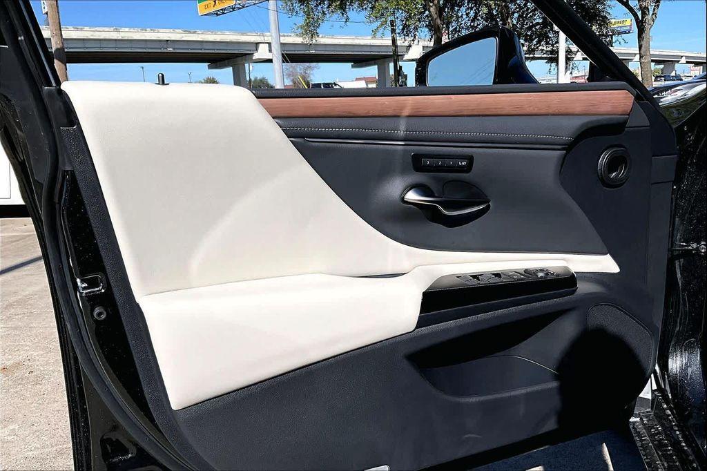 new 2025 Lexus ES 350 car, priced at $47,865