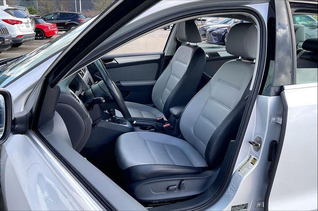 used 2013 Volkswagen Jetta Hybrid car, priced at $9,995