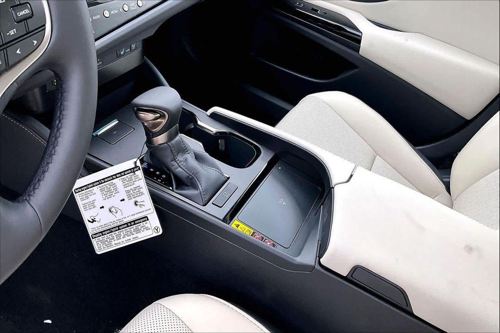 new 2025 Lexus ES 350 car, priced at $49,525