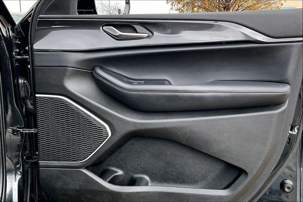 used 2022 Jeep Grand Cherokee L car, priced at $21,395