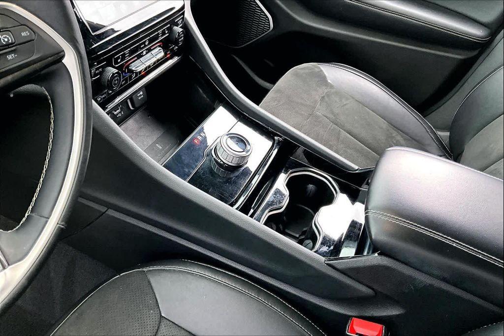 used 2022 Jeep Grand Cherokee L car, priced at $21,395