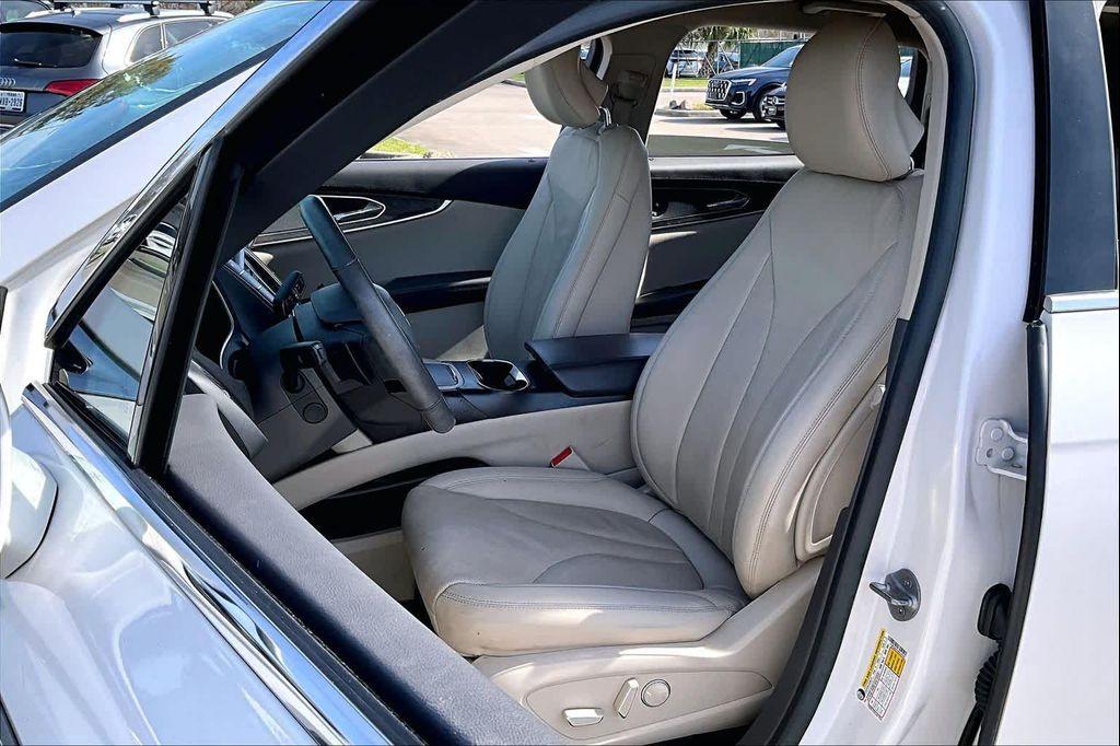 used 2019 Lincoln Nautilus car, priced at $19,995