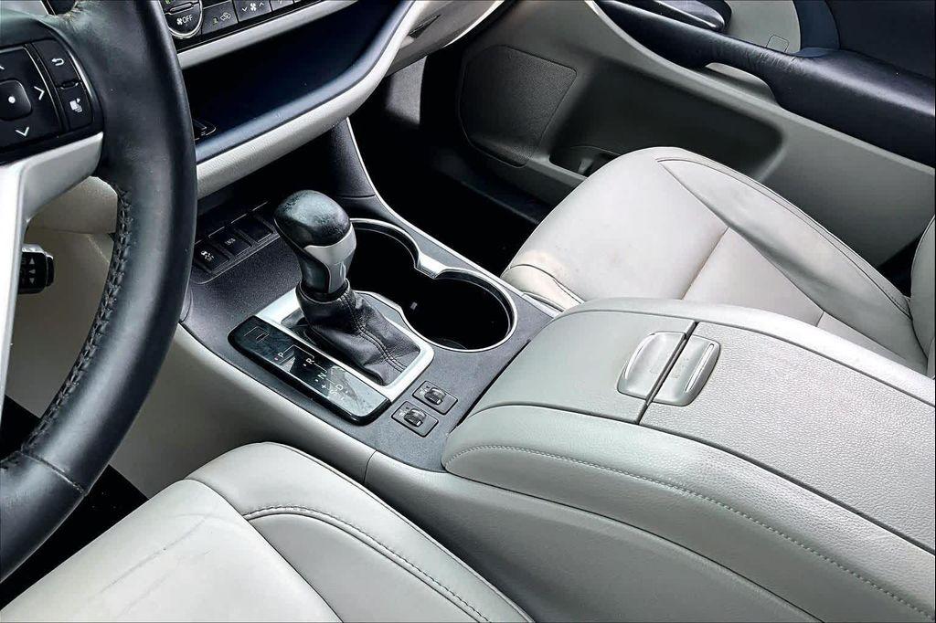 used 2016 Toyota Highlander car, priced at $14,720