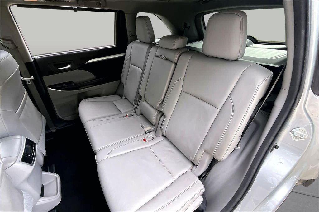 used 2016 Toyota Highlander car, priced at $14,720