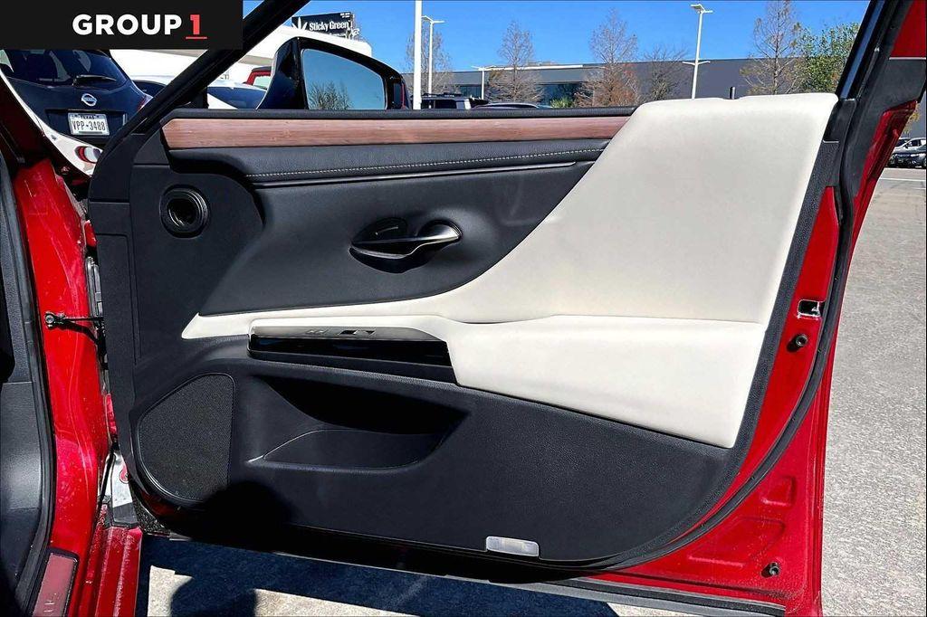 used 2025 Lexus ES 350 car, priced at $44,995