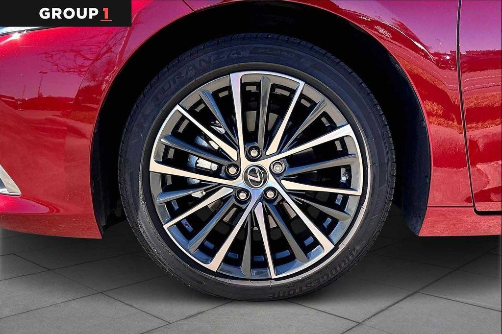 used 2025 Lexus ES 350 car, priced at $44,995