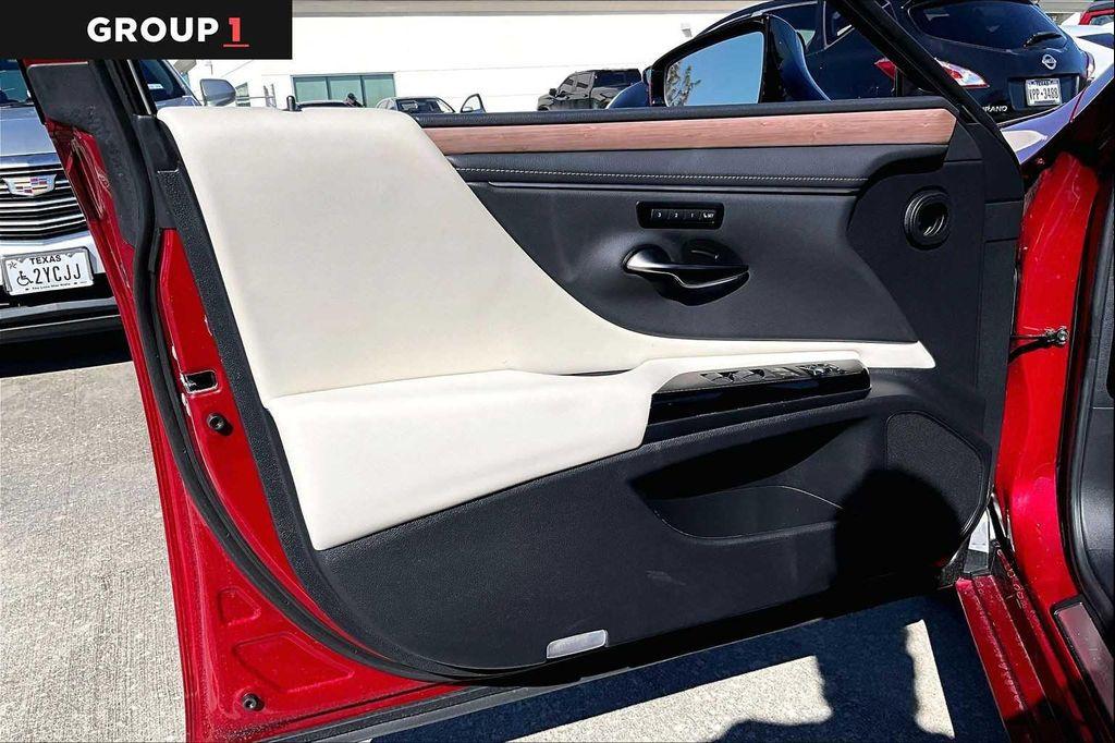 used 2025 Lexus ES 350 car, priced at $44,995