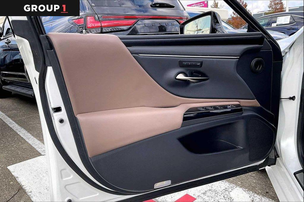 used 2025 Lexus ES 350 car, priced at $45,995