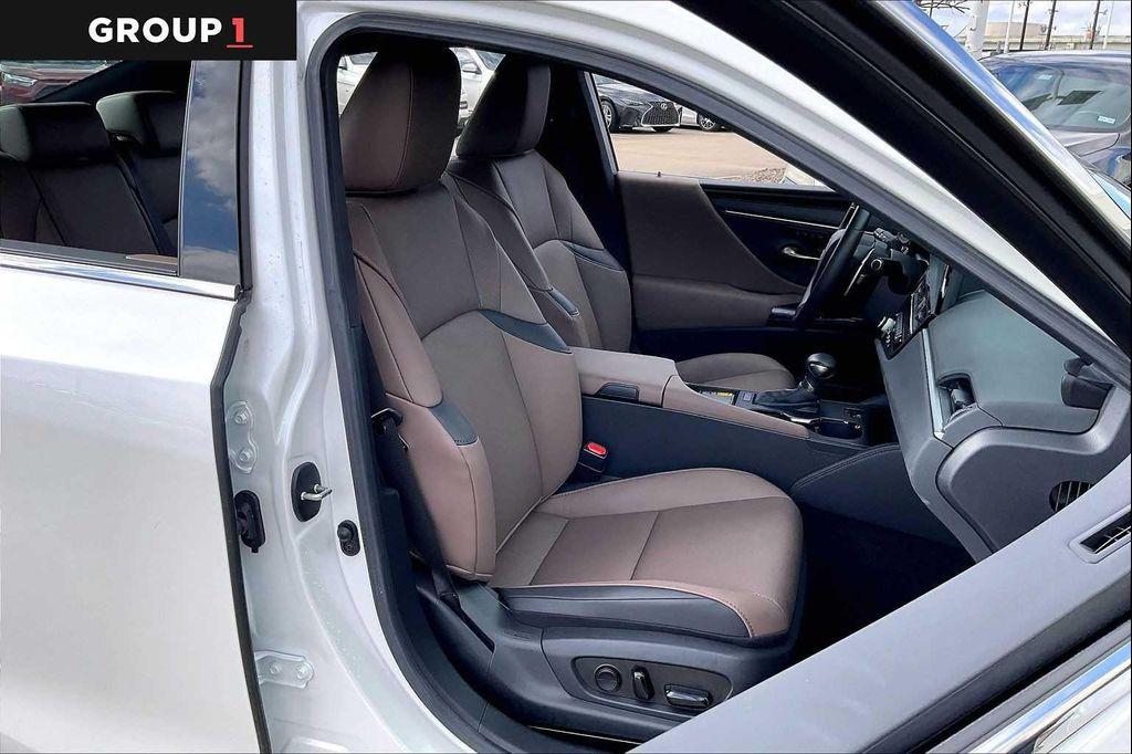 used 2025 Lexus ES 350 car, priced at $45,995