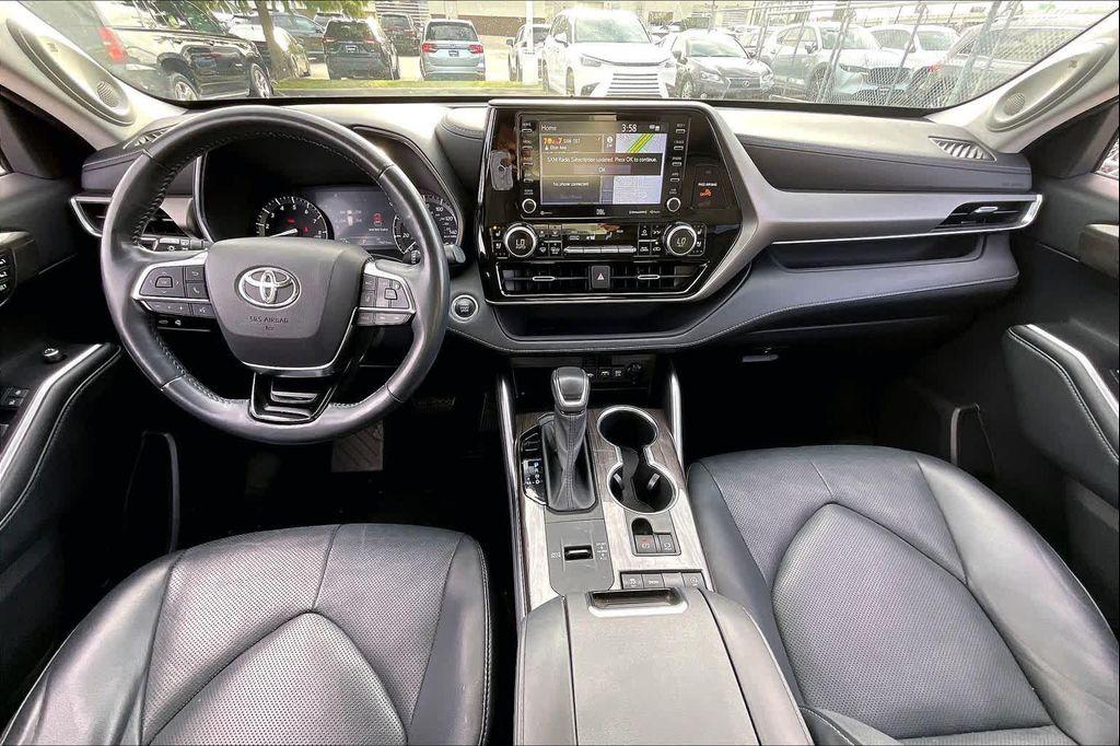 used 2021 Toyota Highlander car, priced at $29,495