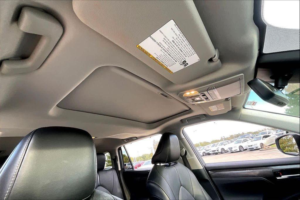 used 2021 Toyota Highlander car, priced at $29,495