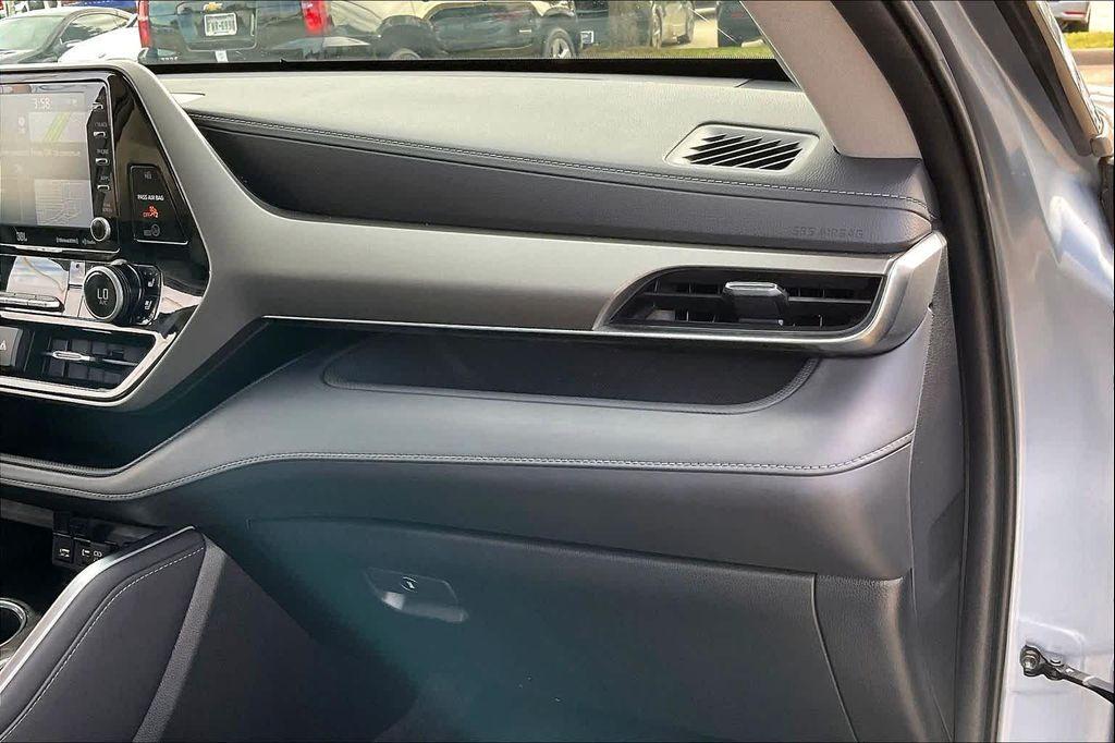 used 2021 Toyota Highlander car, priced at $29,495