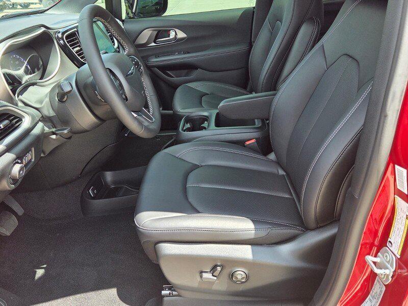 new 2026 Chrysler Pacifica car, priced at $42,832