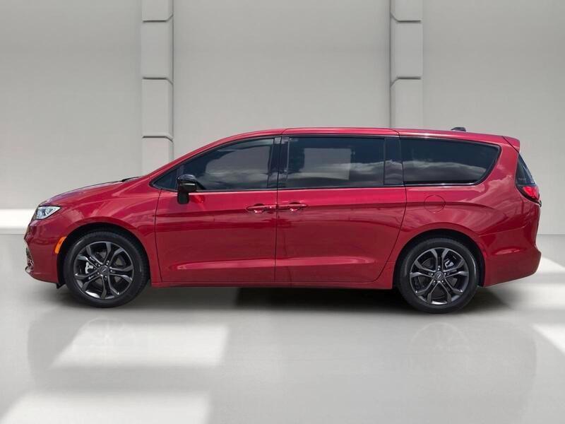 new 2026 Chrysler Pacifica car, priced at $42,832