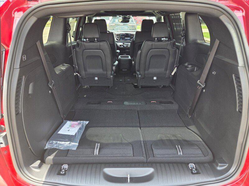 new 2026 Chrysler Pacifica car, priced at $42,832