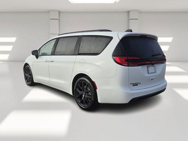 new 2026 Chrysler Pacifica car, priced at $40,288