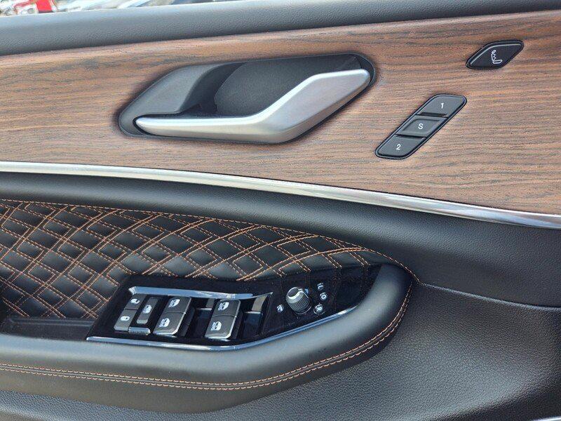 used 2024 Jeep Grand Cherokee car, priced at $48,146
