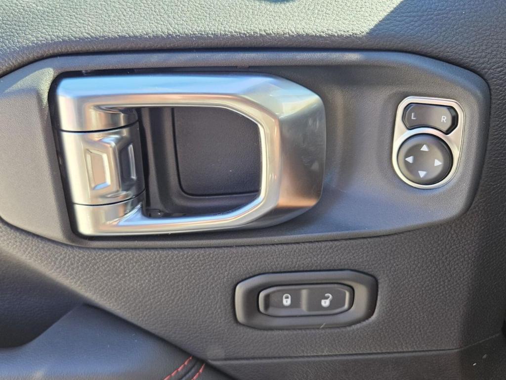 new 2026 Jeep Wrangler car, priced at $61,031