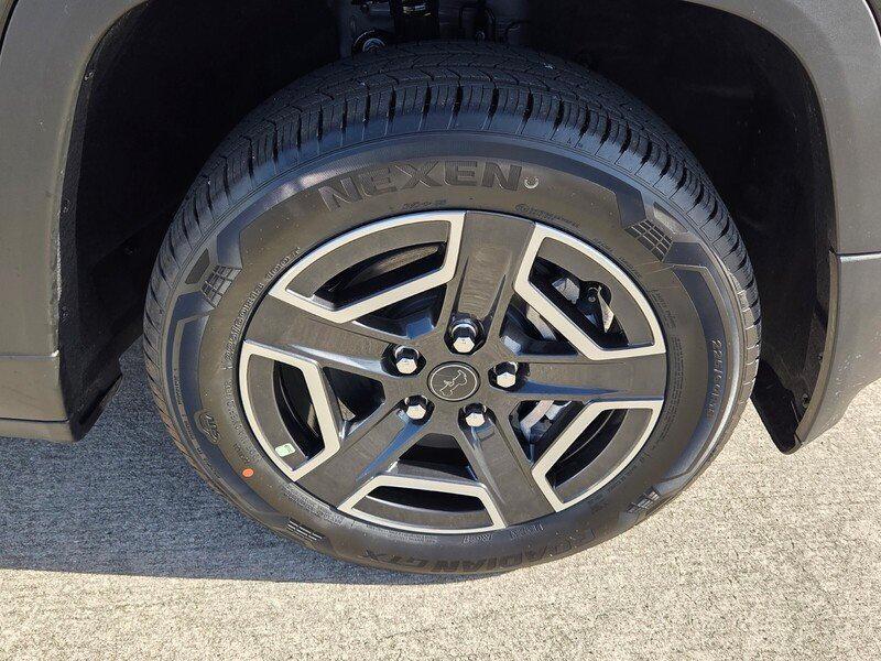new 2026 Jeep Cherokee car, priced at $39,140