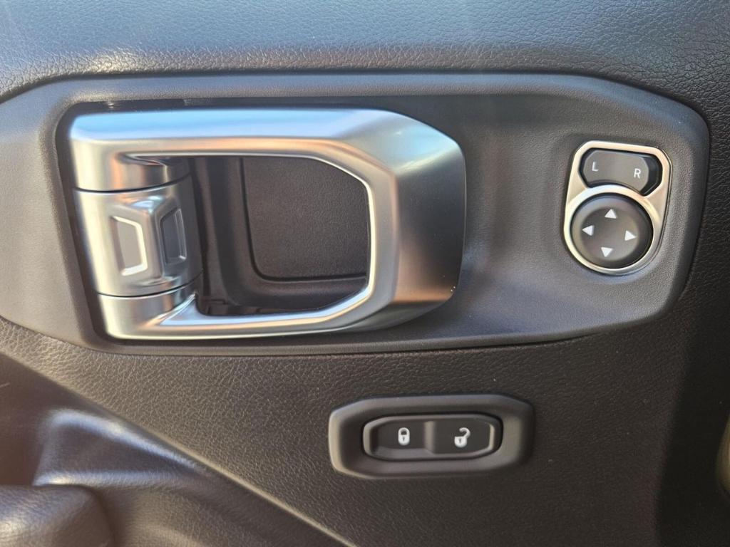 new 2026 Jeep Wrangler car, priced at $46,937