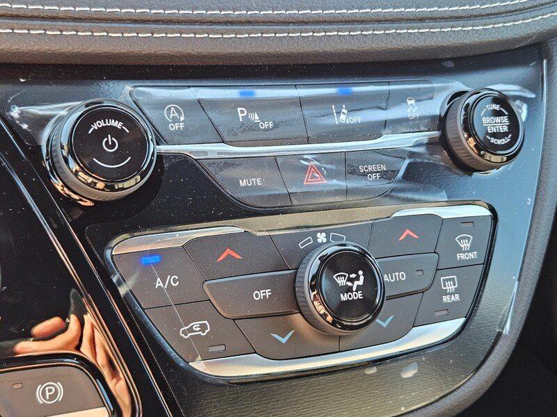 new 2026 Chrysler Pacifica car, priced at $38,689