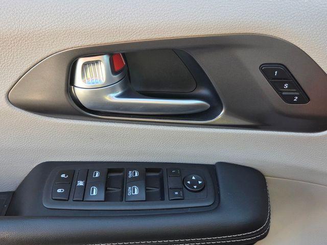 used 2024 Chrysler Pacifica car, priced at $25,999