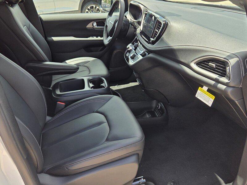 new 2026 Chrysler Pacifica car, priced at $42,219
