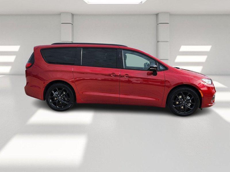 new 2026 Chrysler Pacifica car, priced at $42,366