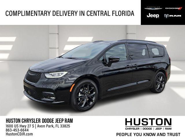 new 2026 Chrysler Pacifica car, priced at $43,925