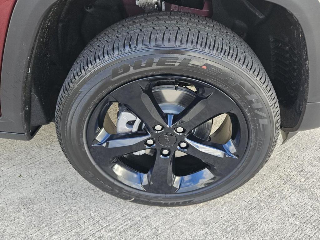 new 2025 Jeep Grand Cherokee car, priced at $39,147