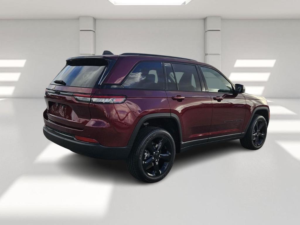 new 2025 Jeep Grand Cherokee car, priced at $39,147