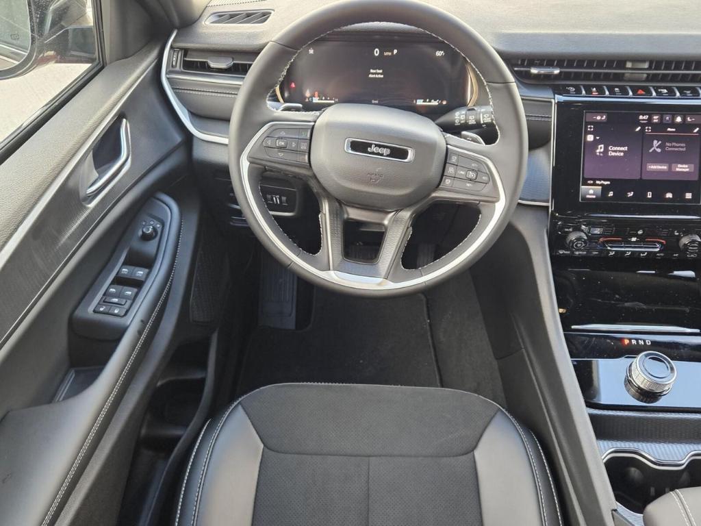 new 2025 Jeep Grand Cherokee car, priced at $39,147