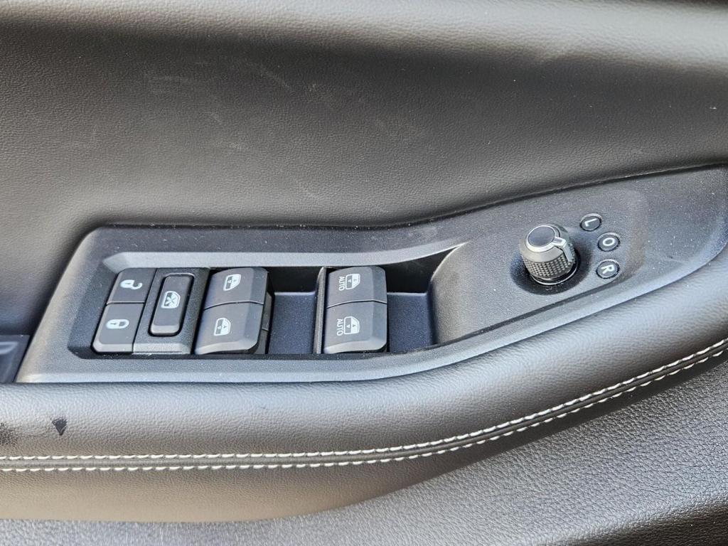 new 2025 Jeep Grand Cherokee car, priced at $39,147