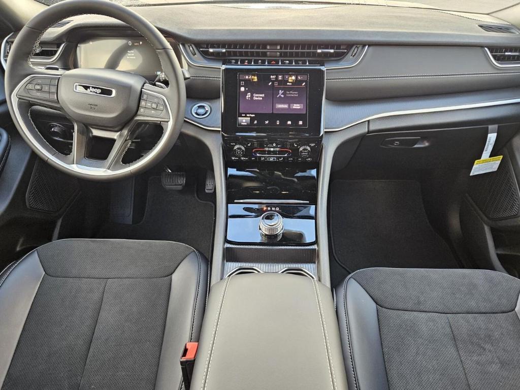 new 2025 Jeep Grand Cherokee car, priced at $39,147