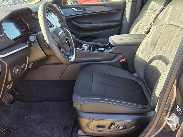 new 2026 Jeep Grand Cherokee car, priced at $40,131