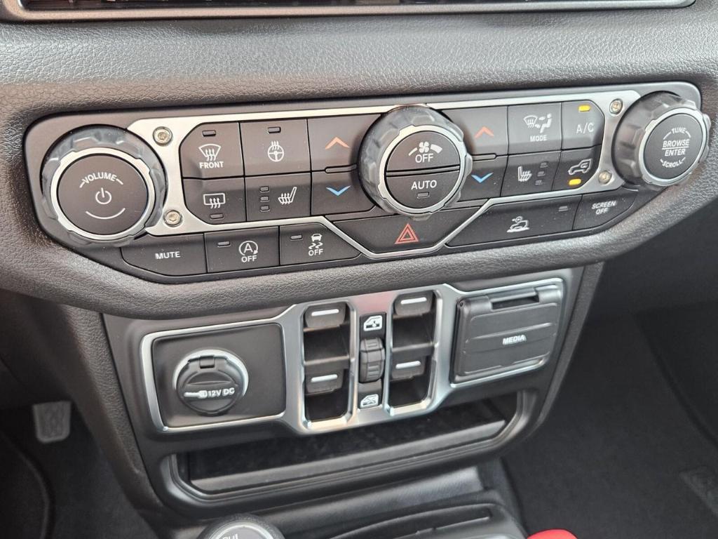 new 2025 Jeep Wrangler car, priced at $40,653