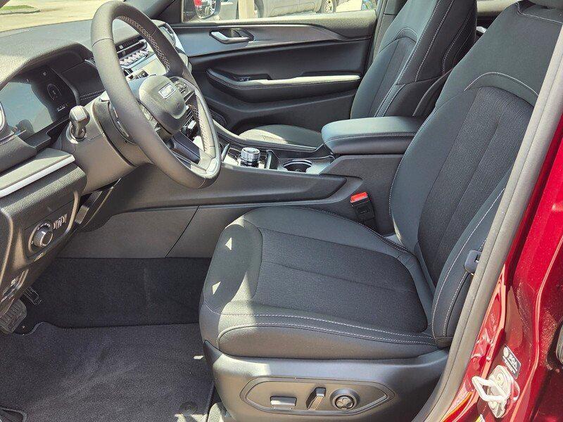 new 2026 Jeep Grand Cherokee car, priced at $36,560