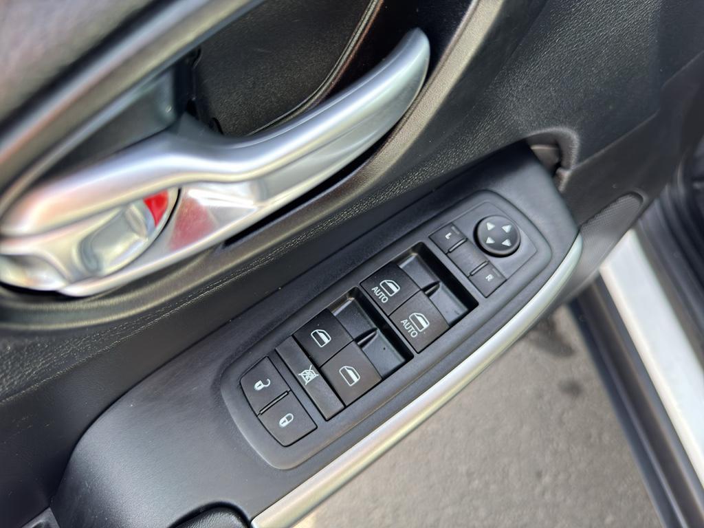 used 2021 Jeep Cherokee car, priced at $18,354